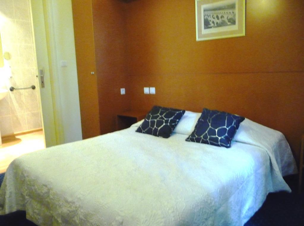 Hotel Restaurant Le Colombier ريمولين المظهر الخارجي الصورة